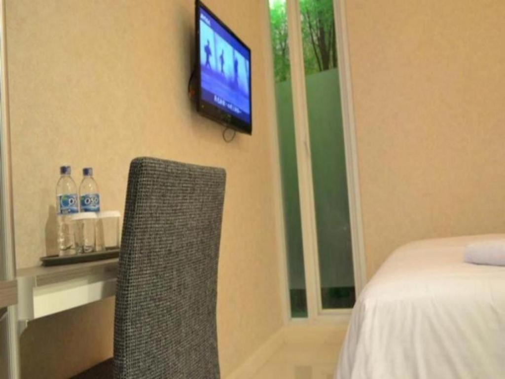 Clay Hotel Jakarta Exterior photo