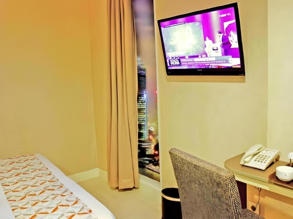 Clay Hotel Jakarta Exterior photo