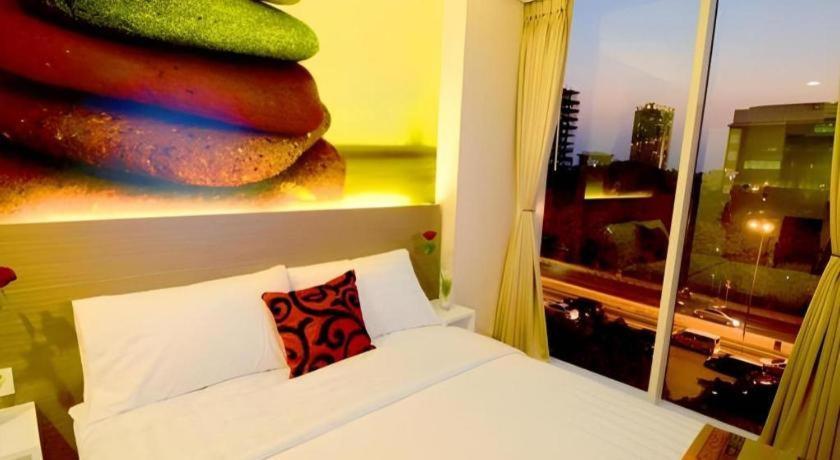 Clay Hotel Jakarta Exterior photo