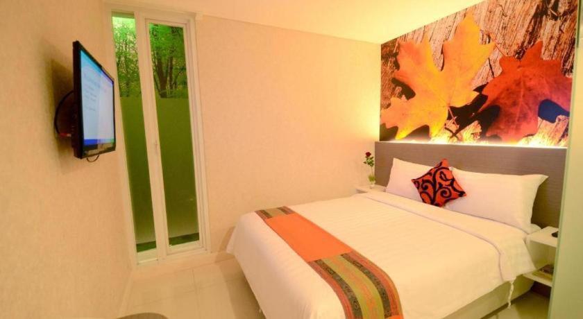 Clay Hotel Jakarta Exterior photo