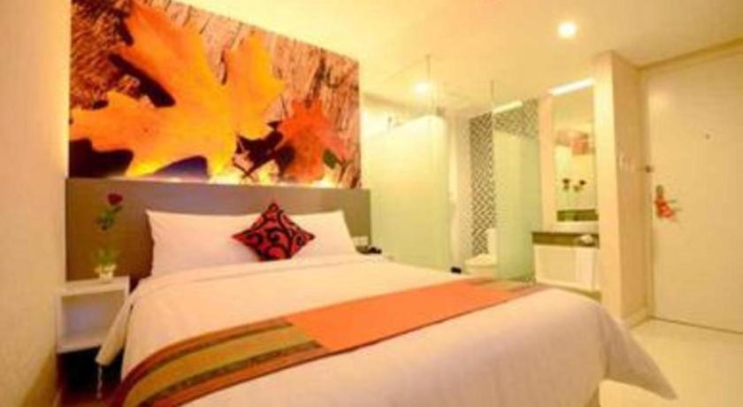Clay Hotel Jakarta Exterior photo