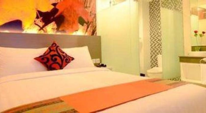Clay Hotel Jakarta Exterior photo