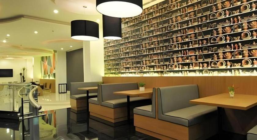 Clay Hotel Jakarta Exterior photo
